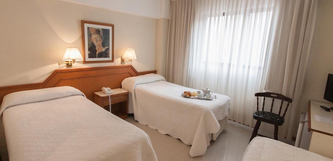 Hotel Cuatro Reyes - Buenos Aires - Habitacion