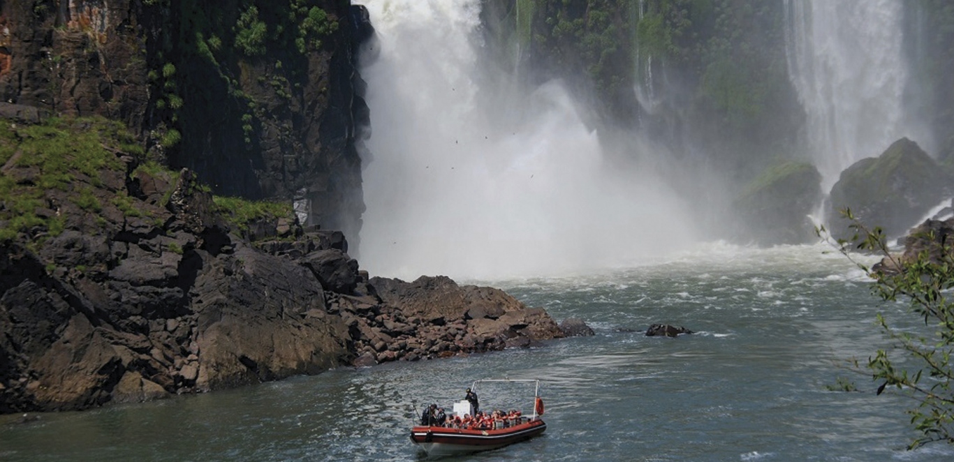 Bote Cataratas - Argentina