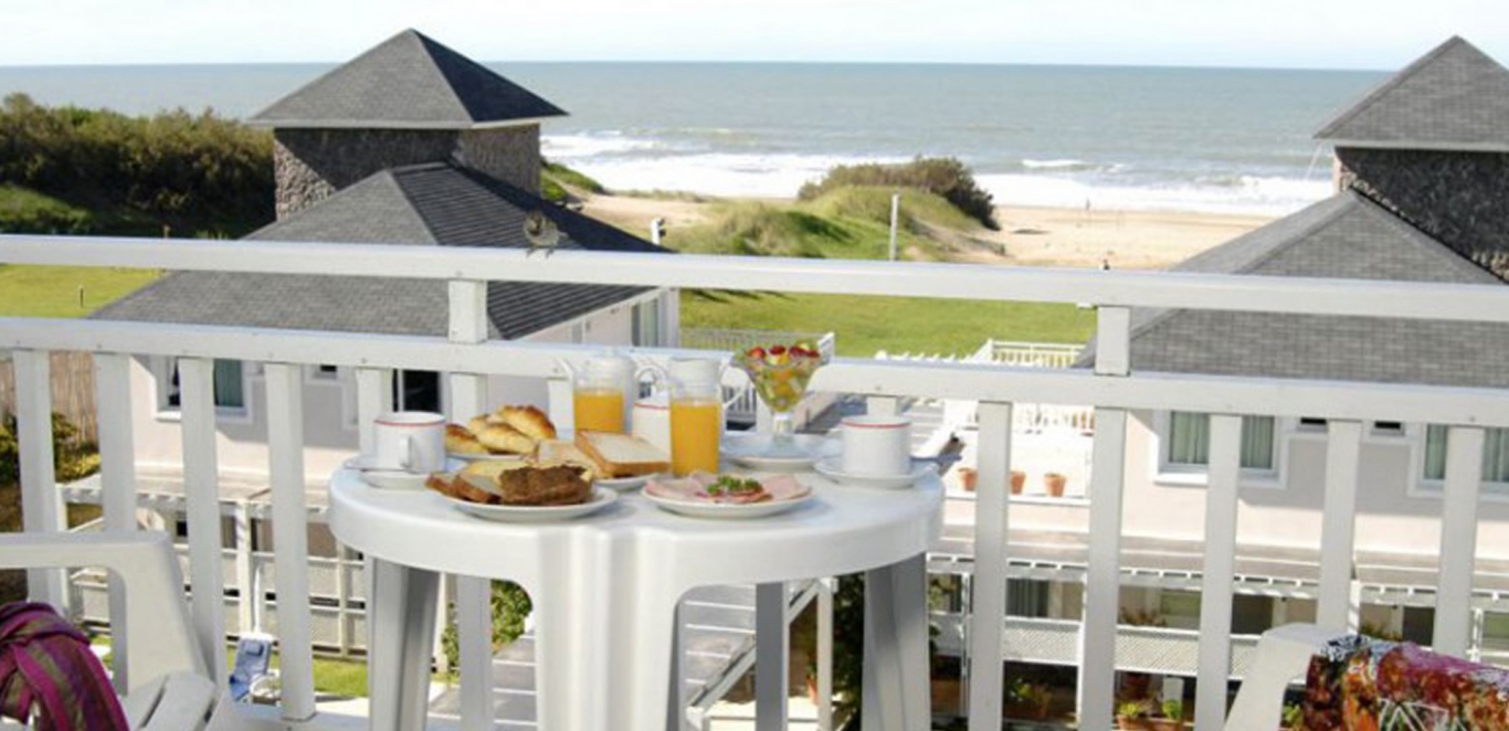 Torrecillas Apart Hotel - Carilo - Balcon
