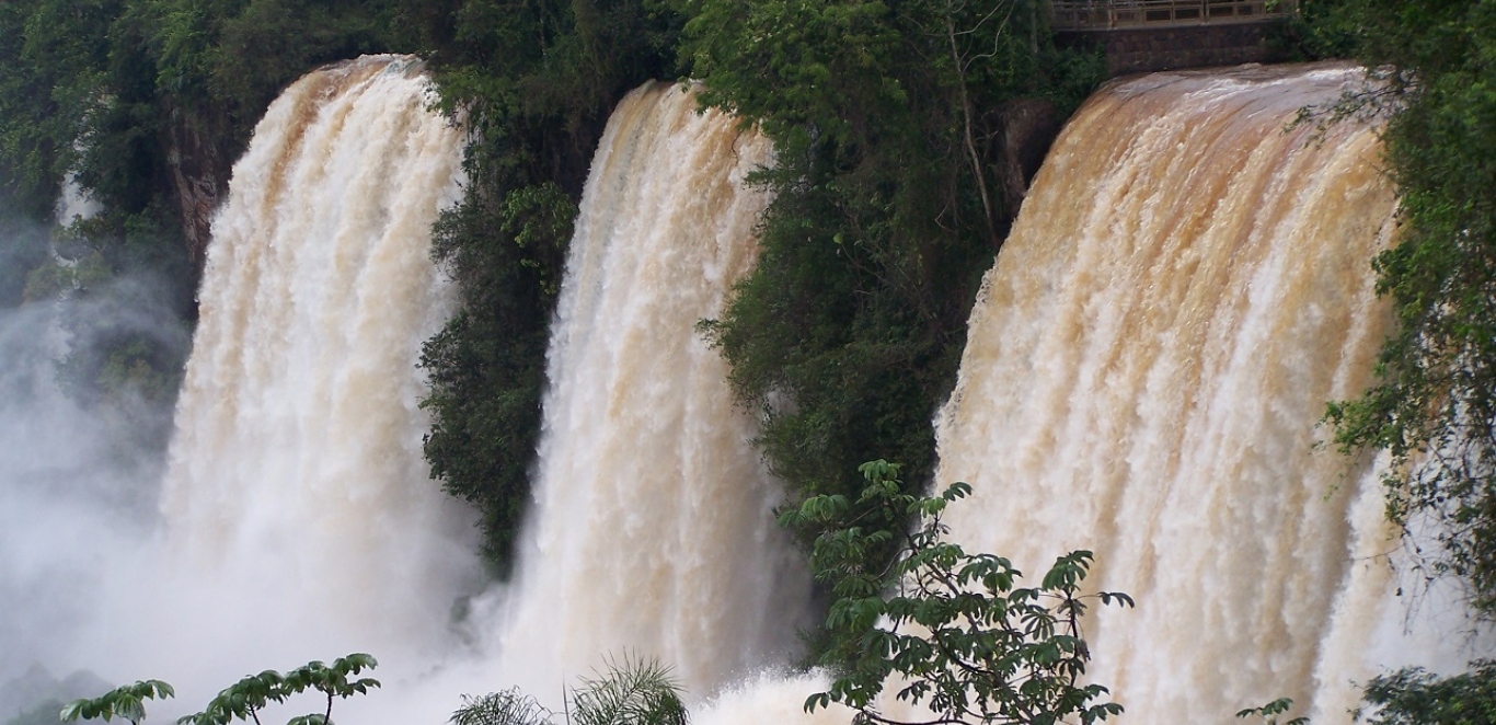 Salto Adan y Eva - Cataratas Argentinas - Argentin