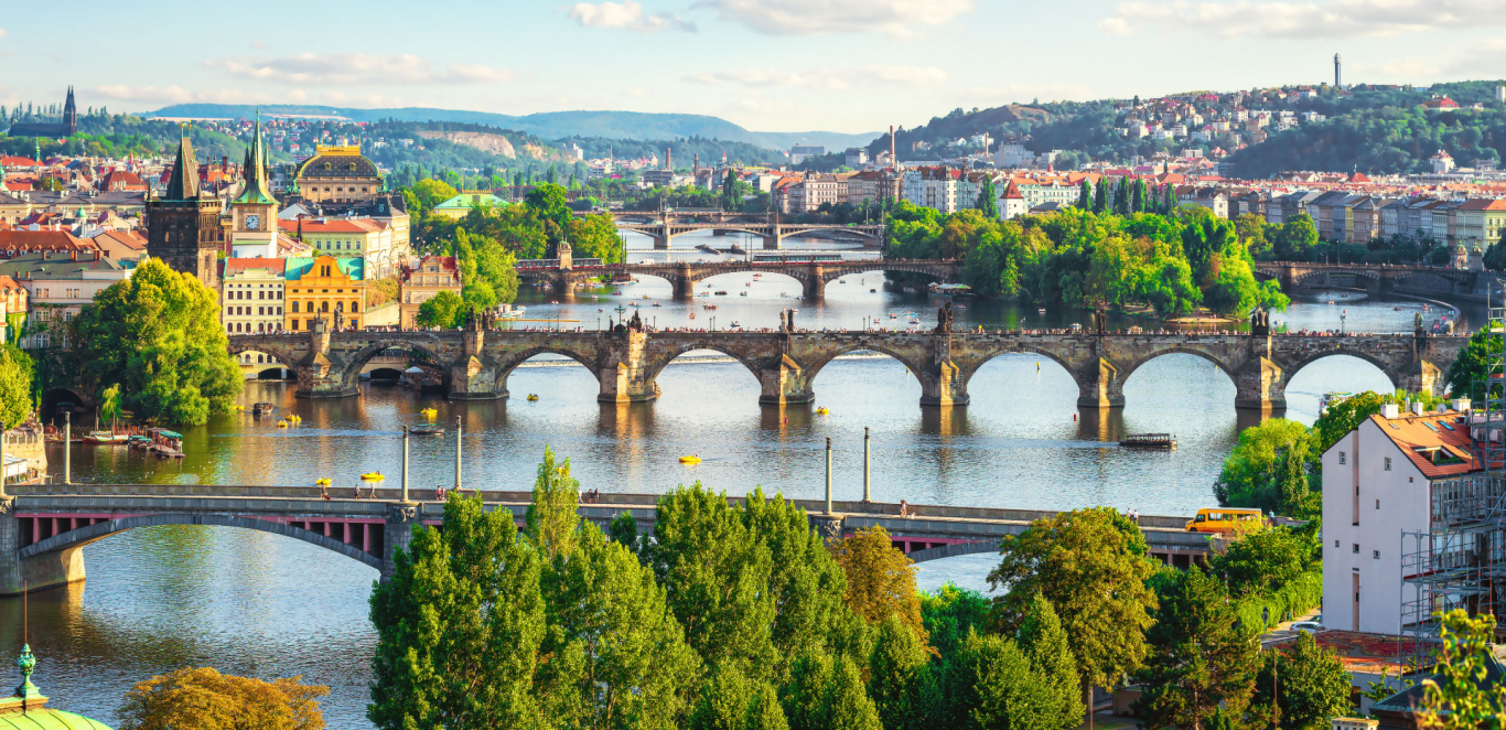 ESCANDINAVIA, BALTICOS Y CAPITALES DEL ESTE